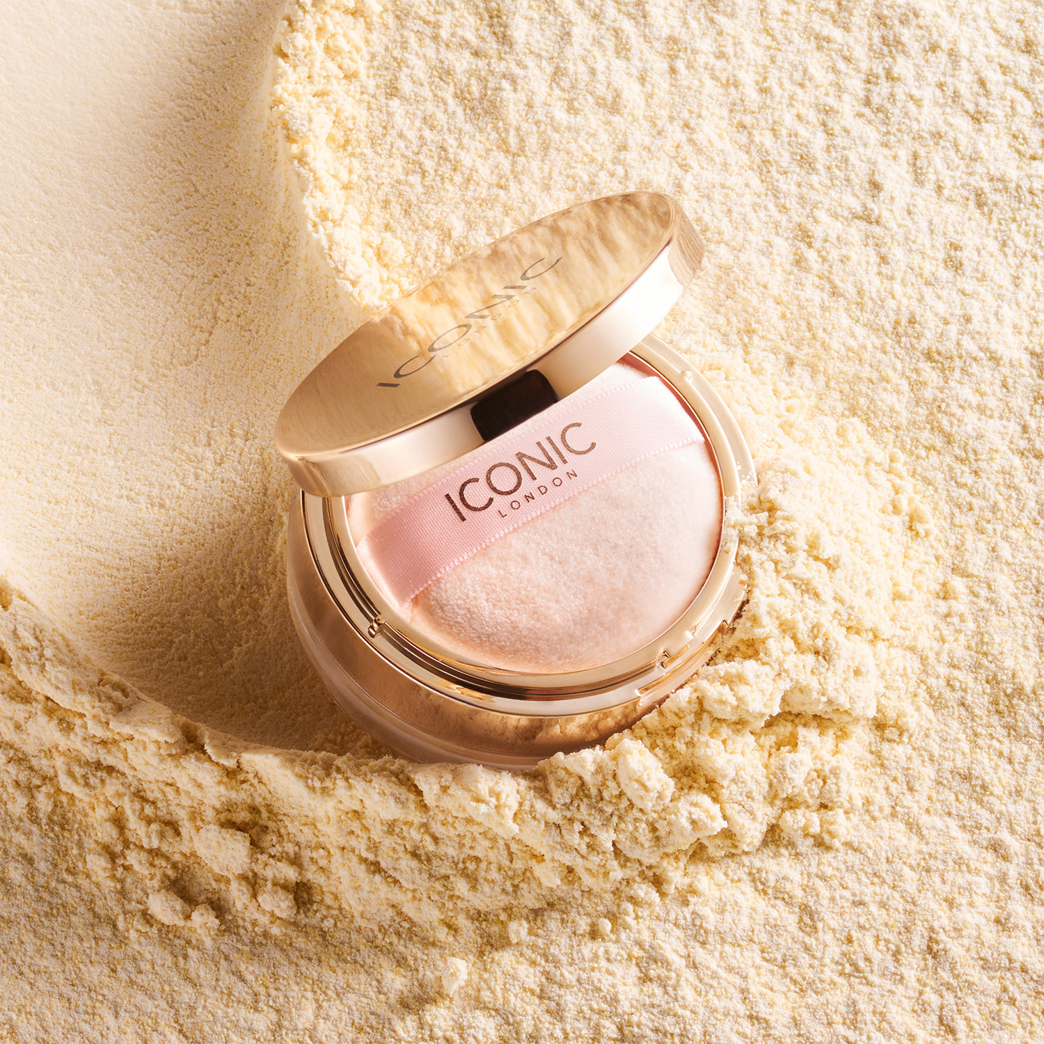 VELVET BLUR TRANSLUCENT SETTING POWDER BY ICONIC LONDON (POLVO TRASLÚCIDO FIJADOR PARA ROSTRO)